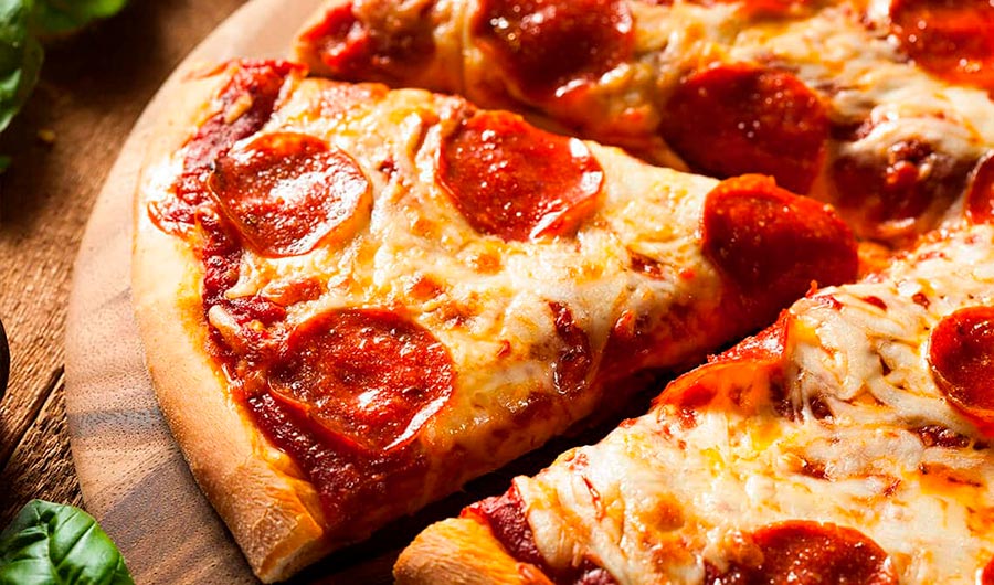 Pizza con chorizo, jamón y queso - Recetas La Española