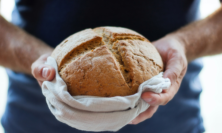 Cómo hacer pan en el horno sin panificadora: 13 recetas fáciles de